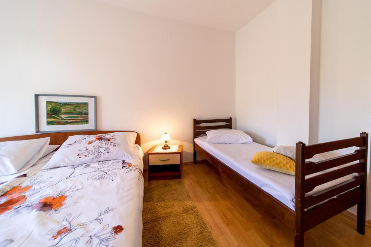 Apartmani Centar Palit Exterior foto
