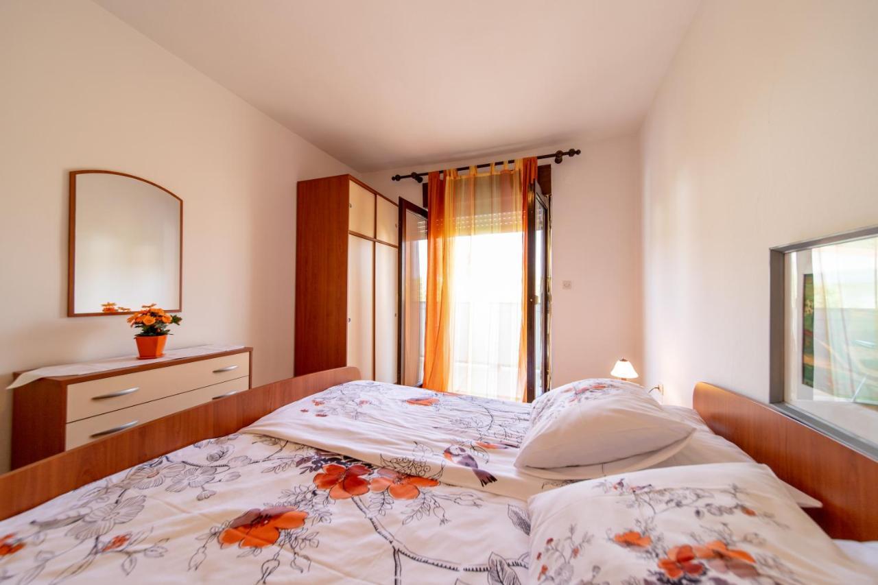 Apartmani Centar Palit Exterior foto